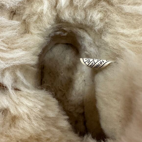 UGG Mini Bailey Button II in Chestnut US Size 8 Euro 39 ankle. Boot sheepskin - Picture 6 of 16